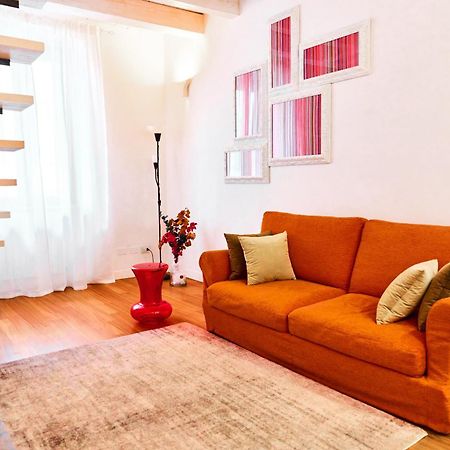 Riverside Loft Navigli - Spacious Two-Bedroom Apartment Мілан Екстер'єр фото