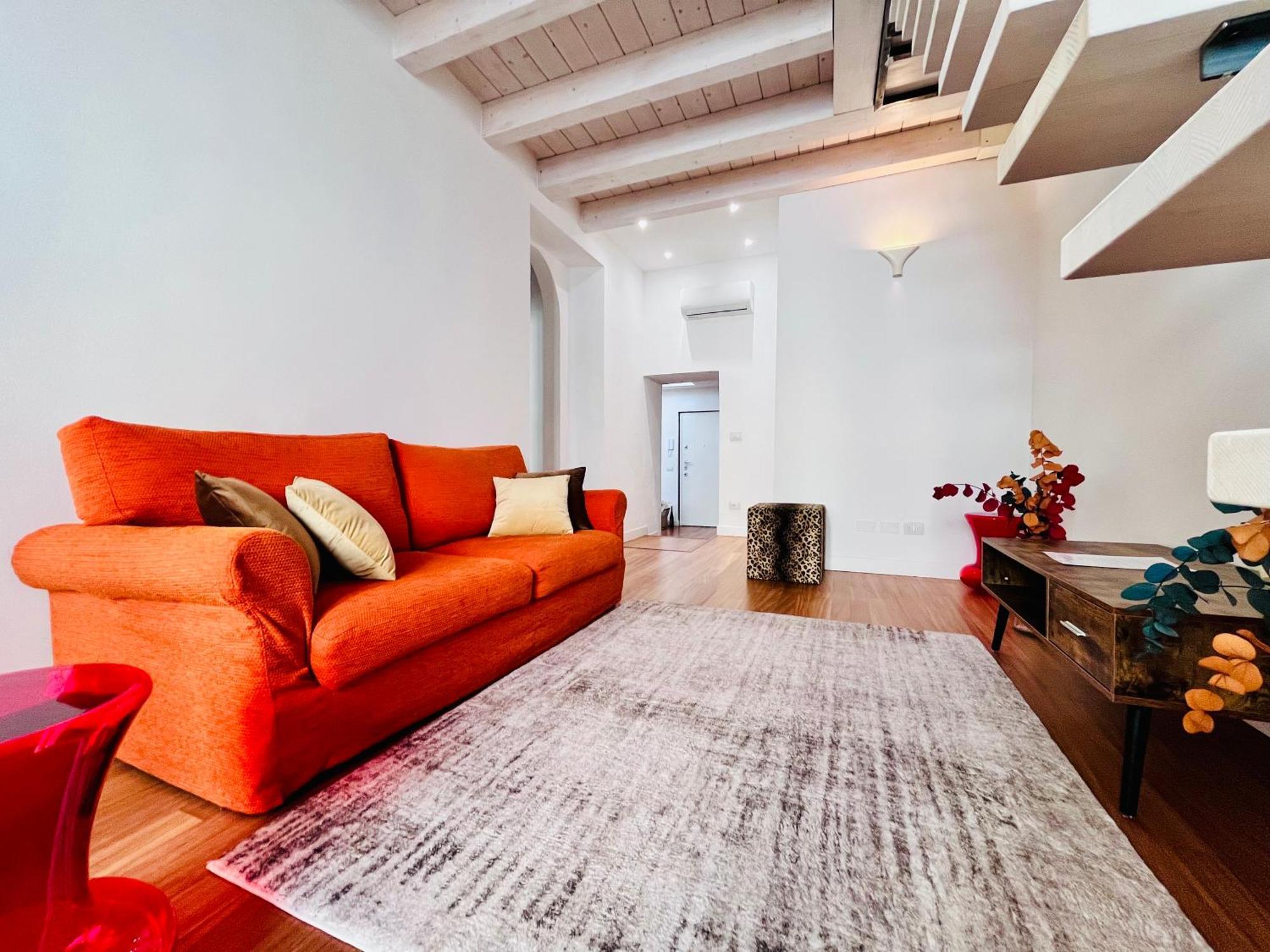 Riverside Loft Navigli - Spacious Two-Bedroom Apartment Мілан Екстер'єр фото