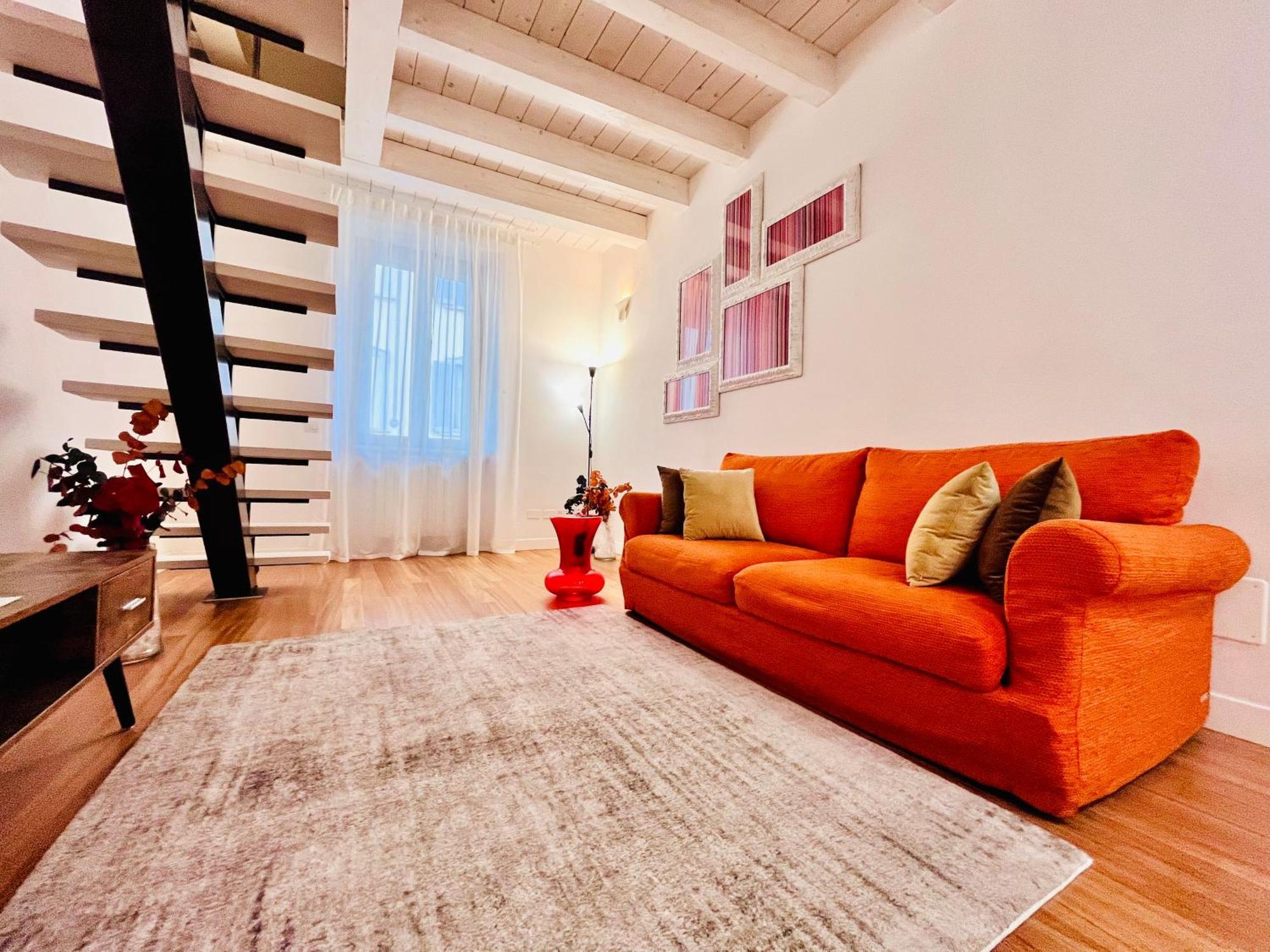 Riverside Loft Navigli - Spacious Two-Bedroom Apartment Мілан Екстер'єр фото