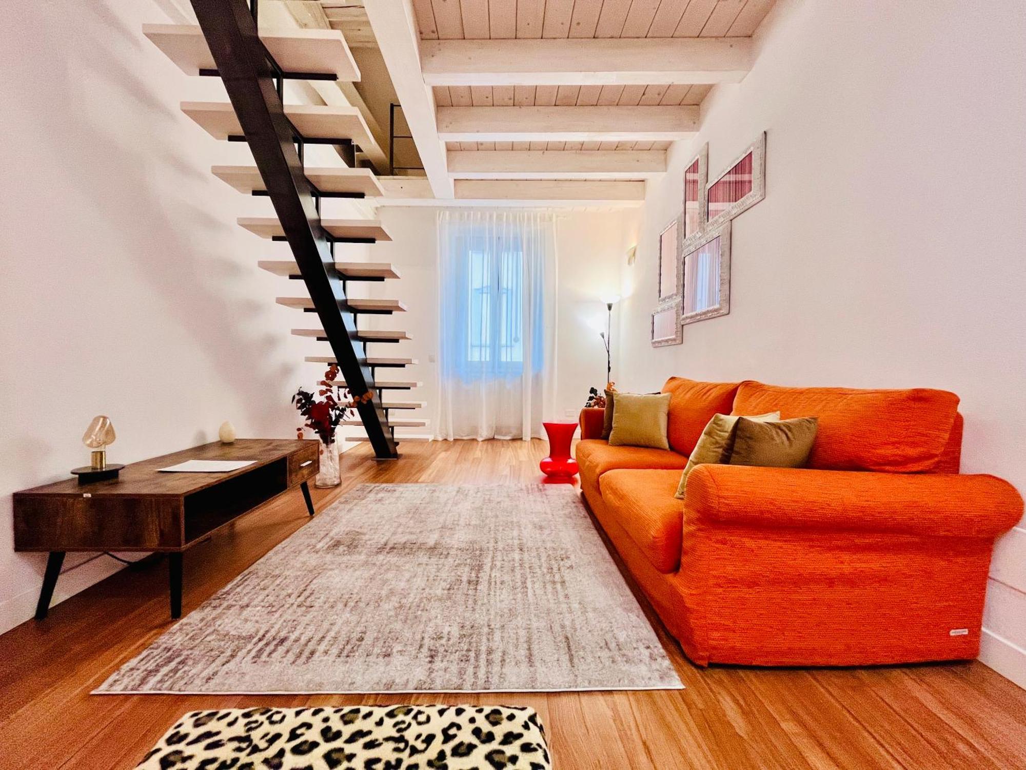 Riverside Loft Navigli - Spacious Two-Bedroom Apartment Мілан Екстер'єр фото